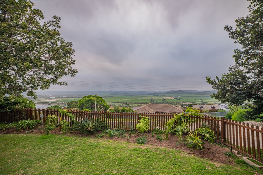 5 Bedroom Property for Sale in Fraaiuitsig Western Cape